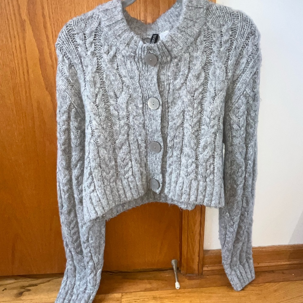 Grey h and m cropped sweater